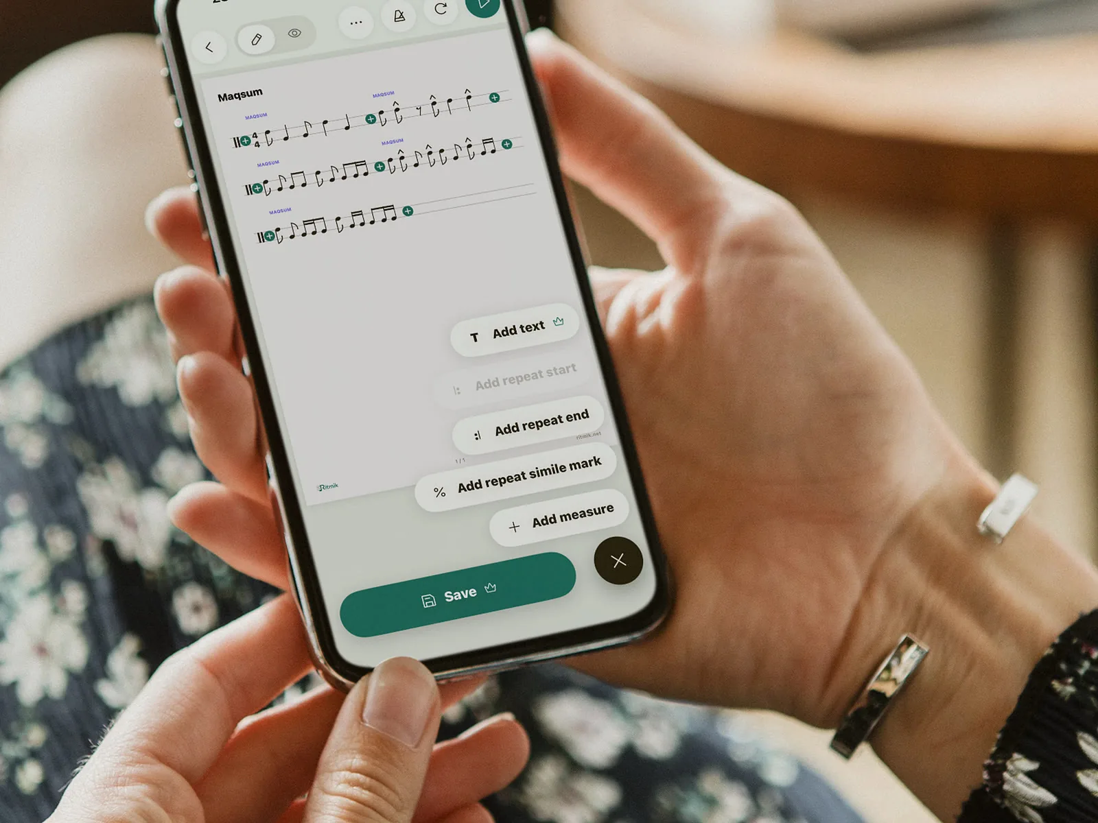Ritmik app in hand